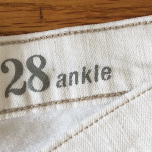 Jeans - Picture 3 of 5